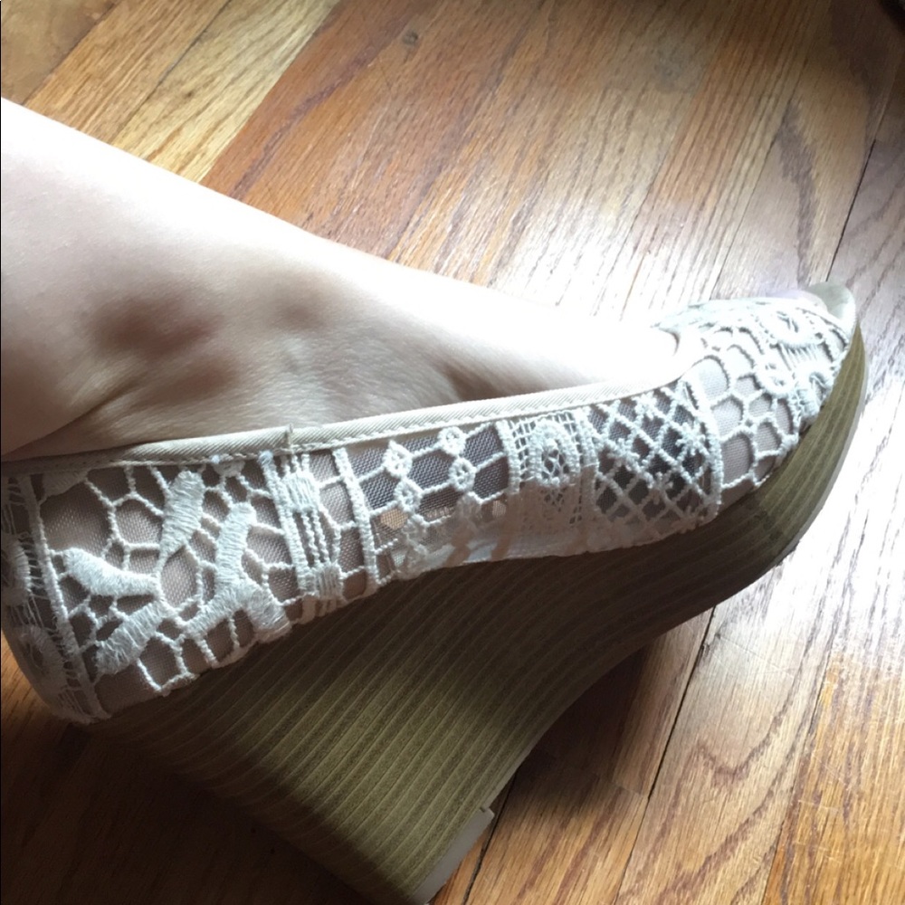 Laced shoes